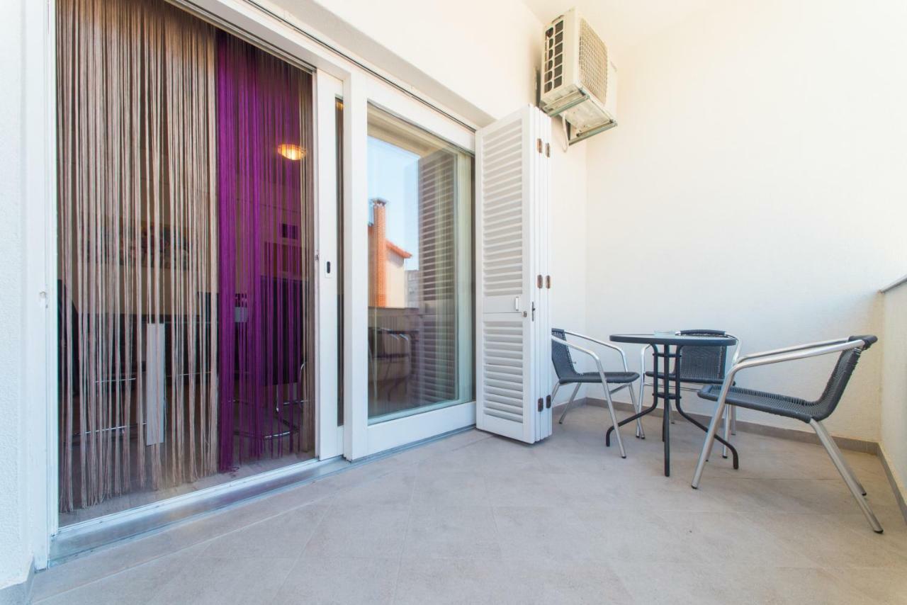 Red Rose Apartment Split Exterior photo